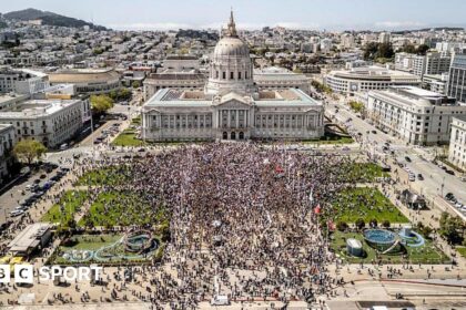 San Francisco event aims to top 135,000 record crowd
