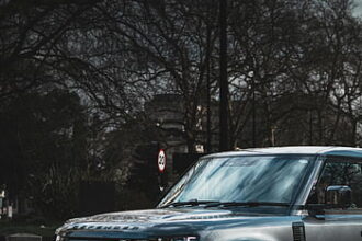 England's Parry one shot off halfway lead in Hawaii