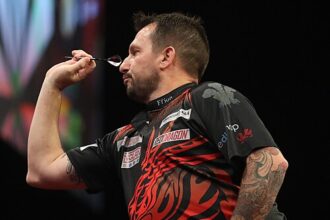 Premier League live updates: Man United beat Man City in first game under Carrick