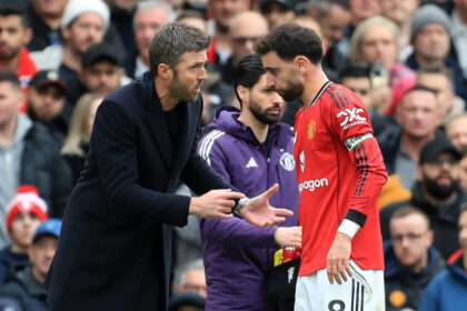 Old Trafford Reawakened as Carrick Guides Man United Past Man City