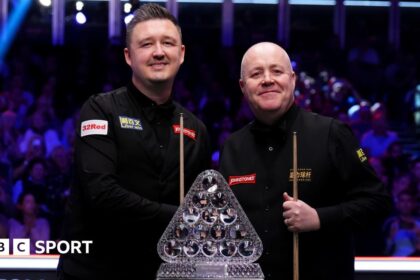 Wilson establishes lead over Higgins in Masters final