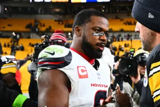 Texas star Azeez al-Shaair fined for pro-Palestinian message on eye black: report