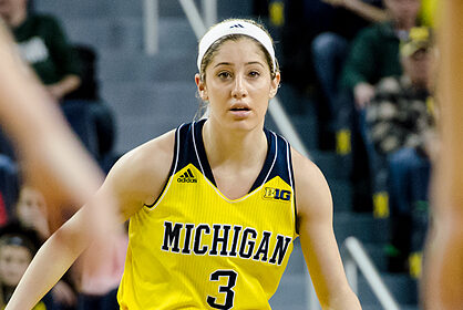 Morant returns, lifts Grizz past Magic in London