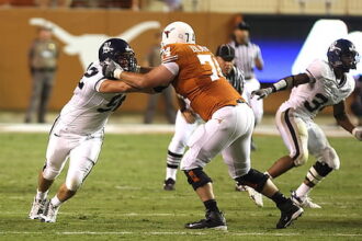 Patriots snag 4 interceptions, top Texans to reach AFC title game