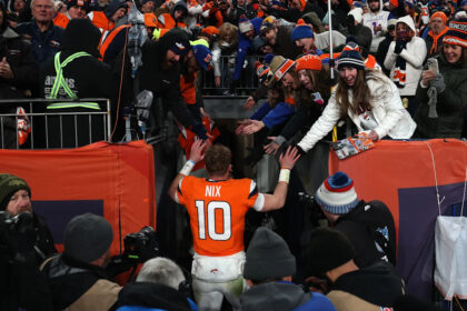 Nick Foles had helpful advice for Broncos fans ahead of AFC Championship vs. Patriots