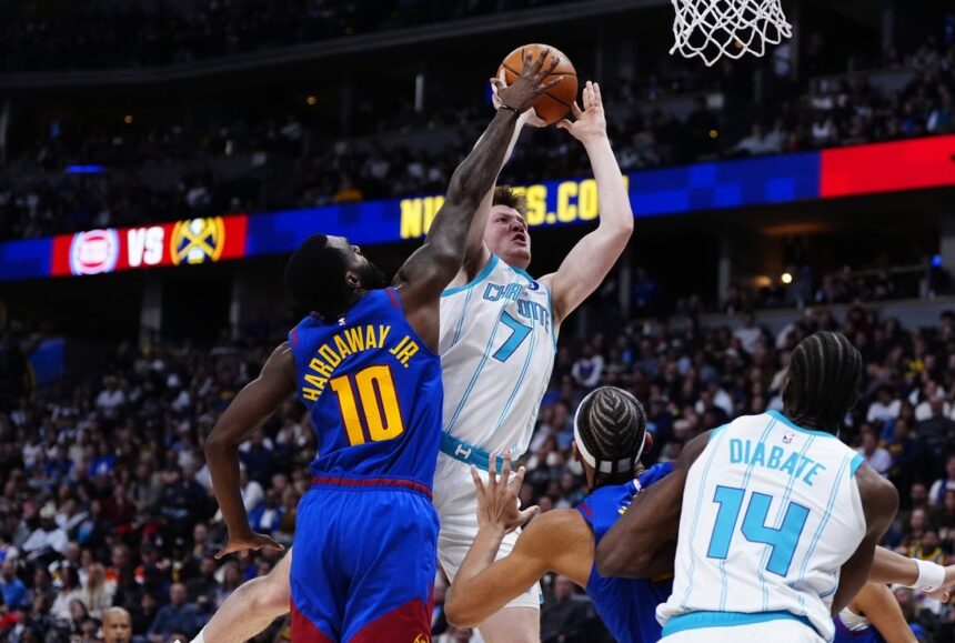 Hornets dominate from start, beat Nuggets for first time in nine tries