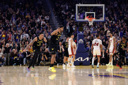 Warriors pull away from Heat for fourth straight win, 135-112