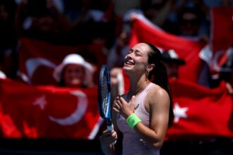 Turkiye’s Sonmez storms into Australian Open 2026 third round