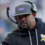 Vikings, Brian Flores agree to contract extension