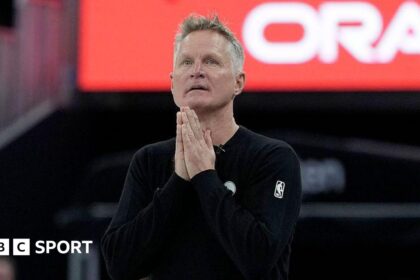 Warriors win 'bizarre, sad' game in Minnesota after ICE shooting