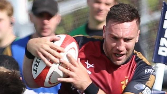 Scarlets bring in fly-half McBryde on loan