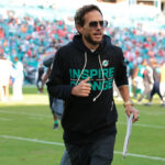 Chargers officially announce Mike McDaniel as offensive coordinator