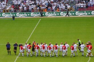 Carragher: Slot's job at risk if Liverpool miss out on Champions League