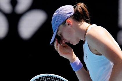 Swiatek's career Grand Slam bid falls flat against Rybakina