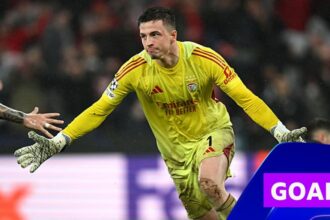 Watch Benfica keeper score stoppage-time goal against Real Madrid