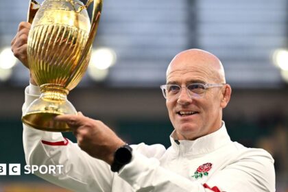 Boss Mitchell extends England contract as Scarratt joins coaching staff