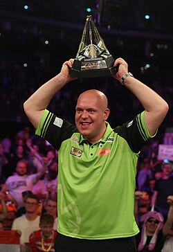 Van Gerwen dumped out of Masters as Van Veen, Price progress