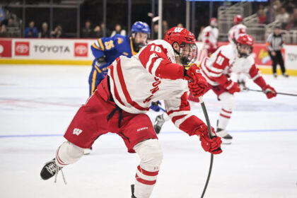 Wisconsin men's hockey team's scoring slump continues in loss to Minnesota