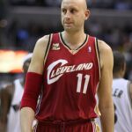 Sources: Cavs trade Hunter for Schroder, Ellis