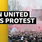 'Everything is a mess' - Man Utd fans protest before game