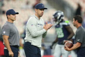 Raiders to hire Seahawks offensive coordinator Klint Kubiak as head coach