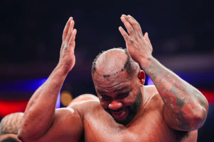 Wild moment sees Jarrell Miller's hair knocked off during fight