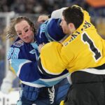 Lightning, Bruins goalies fight during Stadium Series matchup