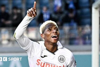 Sunderland agree £17.5m deal for winger Angulo