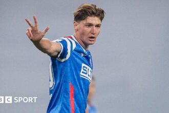 Rangers buy striker Naderi from Hansa Rostock