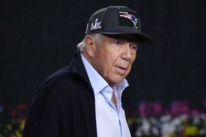 Patriots' Robert Kraft misses out on Pro Football Hall of Fame: reports