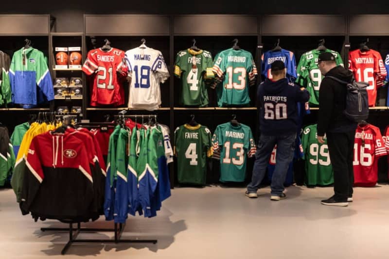 Patriots and Seahawks fans are furious over merch quality ahead of Super Bowl LX