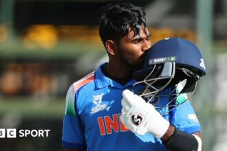 Record-breaking India race into World Cup final