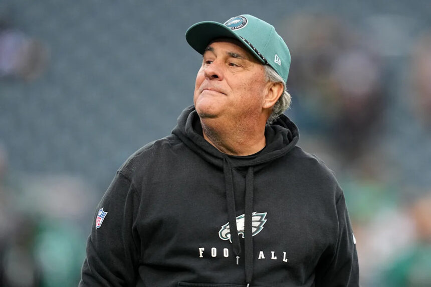 Vic Fangio reportedly will return as the Eagles’ defensive coordinator in 2026