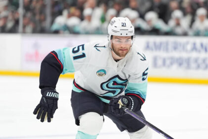 Shane Wright's 2 goals lead Kraken to 4-2 victory over Kings