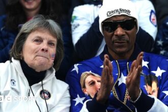 Snoop requests selfie after GB curlers shine again
