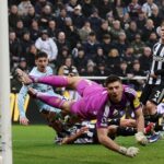 Analysis: Fortress breached as boos ring out