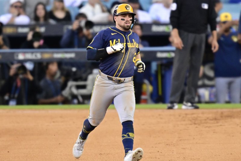 Boston Red Sox land Milwaukee Brewers' Caleb Durbin in 6-player trade