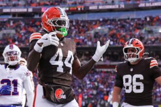 With Njoku out, who are the other tight ends in Cleveland?