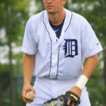 Phils release OF Nick Castellanos, who admits bringing beer to dugout