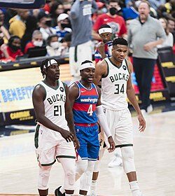 Jrue Holiday's big night boosts Blazers in win over Jazz