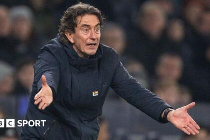 Are football fans booing their team more?