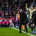 Diego Simeone provokes Lamine Yamal during Atletico vs Barcelona