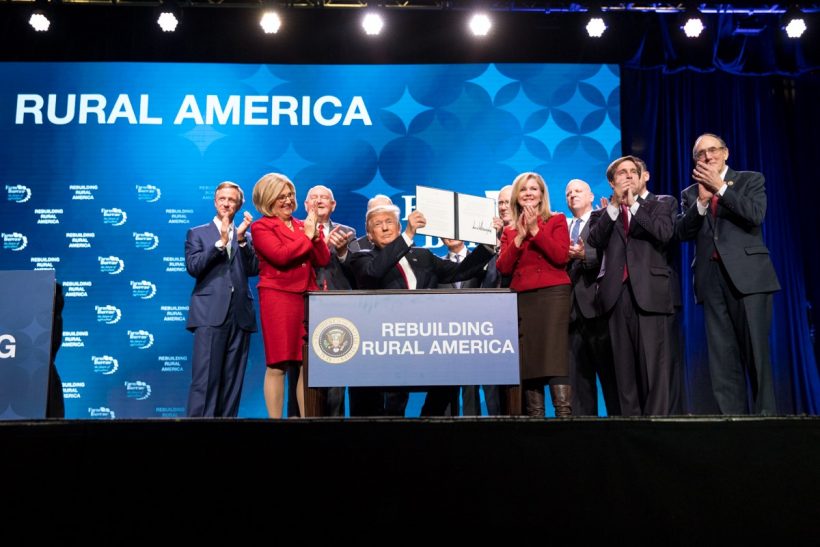 President Trump pardons five former NFL players