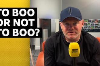 To boo or not to boo? Pundits and fans have their say
