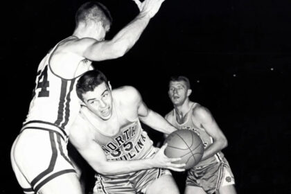 Doug Moe, the rumpled, irreverent coach of the high-scoring Denver Nuggets, dies at 87