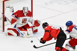 USA and Canada on course to meet for Olympic men's ice hockey gold