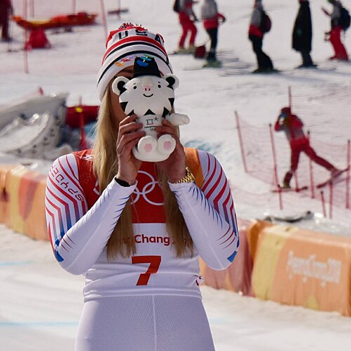 Lindsey Vonn reveals she nearly lost her leg after Olympic crash