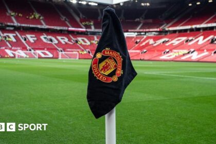 Man Utd post profit but debt rises to £1.3bn