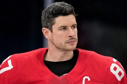 Penguins' Sidney Crosby, scratched as a game-time decision for US-Canada, out 4 weeks with injury