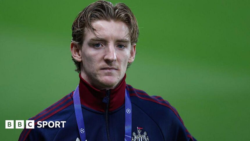 Gordon needs to stay 'fully focused' after Arsenal talk - Howe